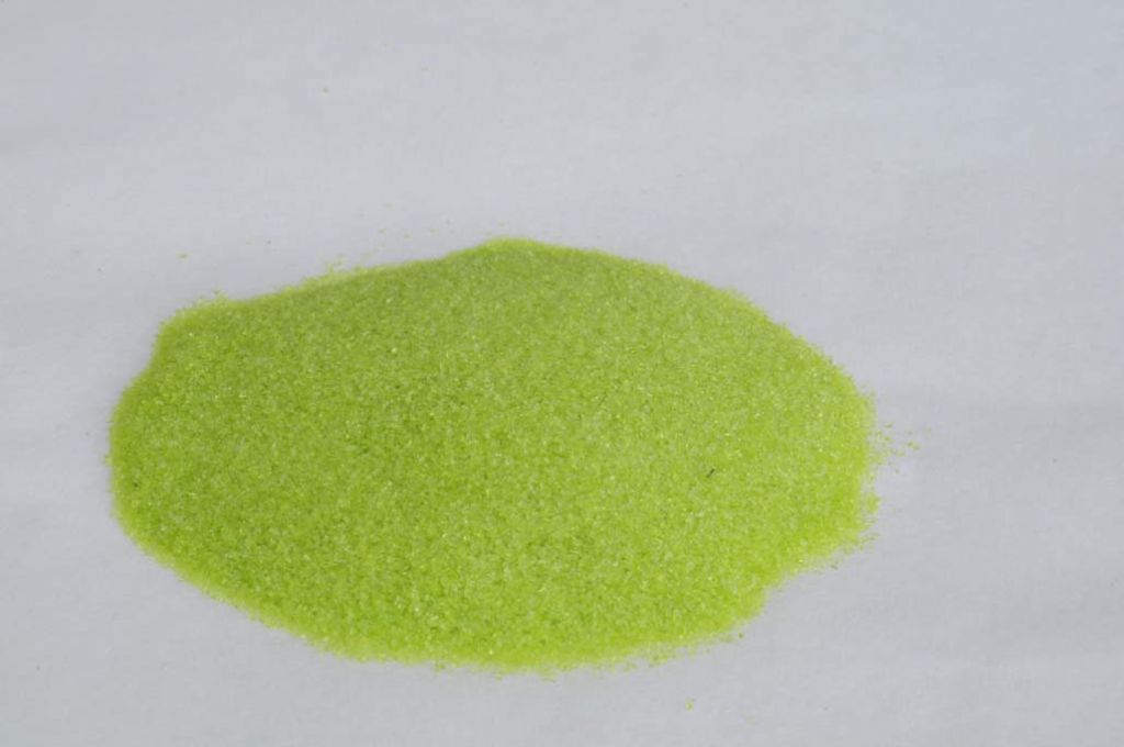 Barevné sklo, citronově žlutozelené, průhledné, mletí 5, 100 g