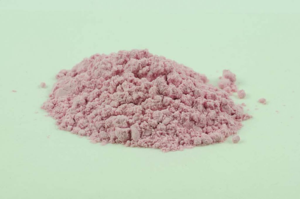 Barevné sklo, tmavě sytě růžová, průhledné, mletí 1, 1 kg