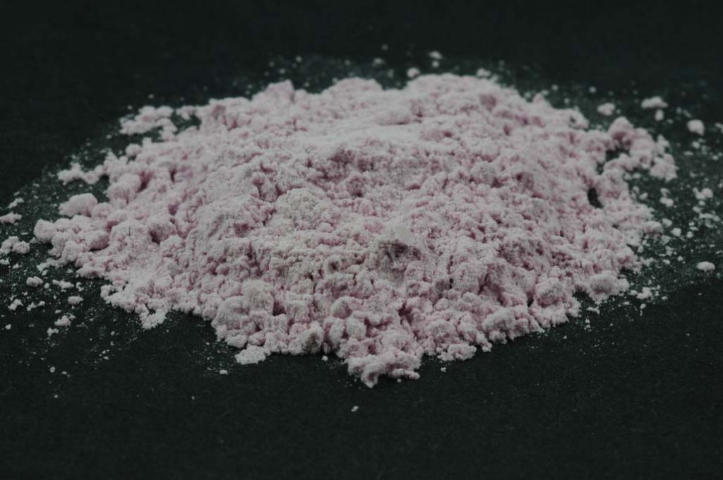 Barevné sklo, fialové, neprůhledné, mletí 1, 1 kg