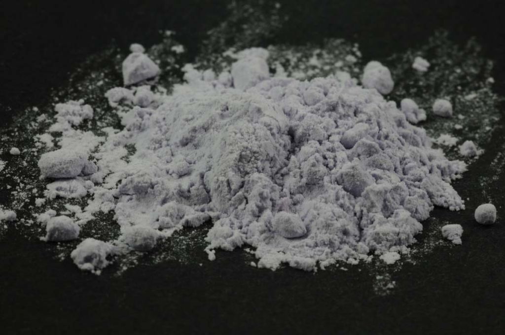 Barevné sklo, opálově fialové, neprůhledné, mletí 1, 1 kg