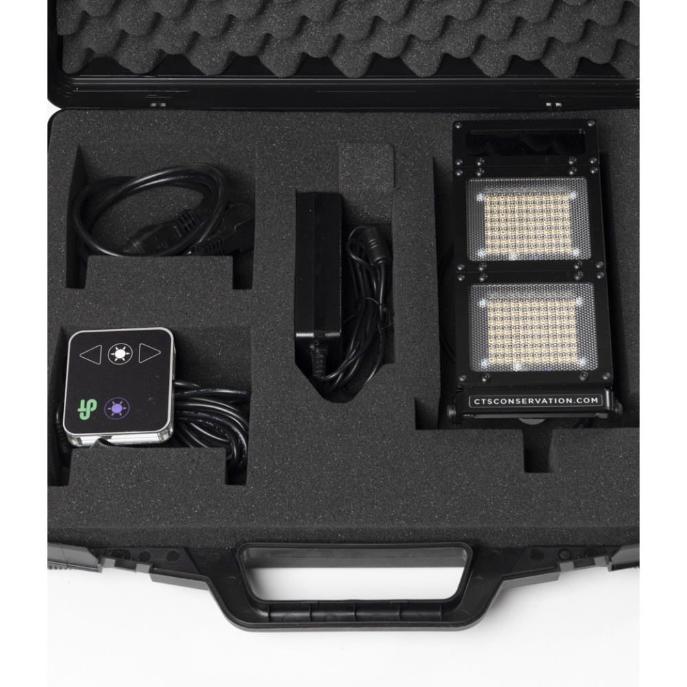 Restaurátorské svítidlo LUMINAIRE CTS ART LUX 200L NEW with 196 LEDs 5000°K and 8 U.V. LEDs